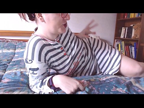 ❤️ Nimm diesen großen schwarzen Schwanz in deinen Mund kleine Sklavin ❤️ Super porn bei uns ﹏
